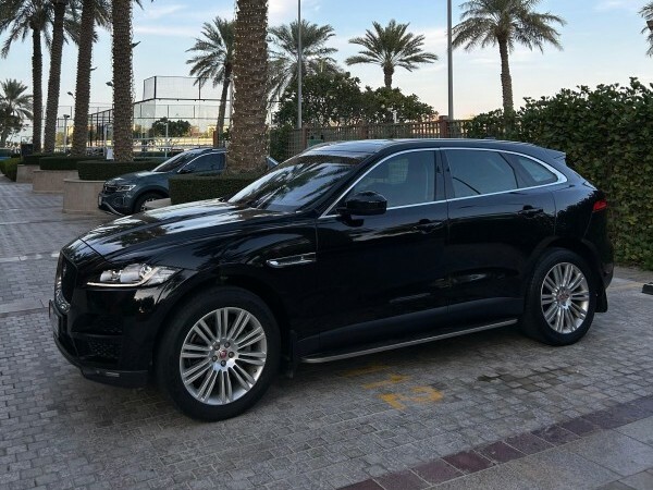 Jaguar F-PACE 2017 - Image 3