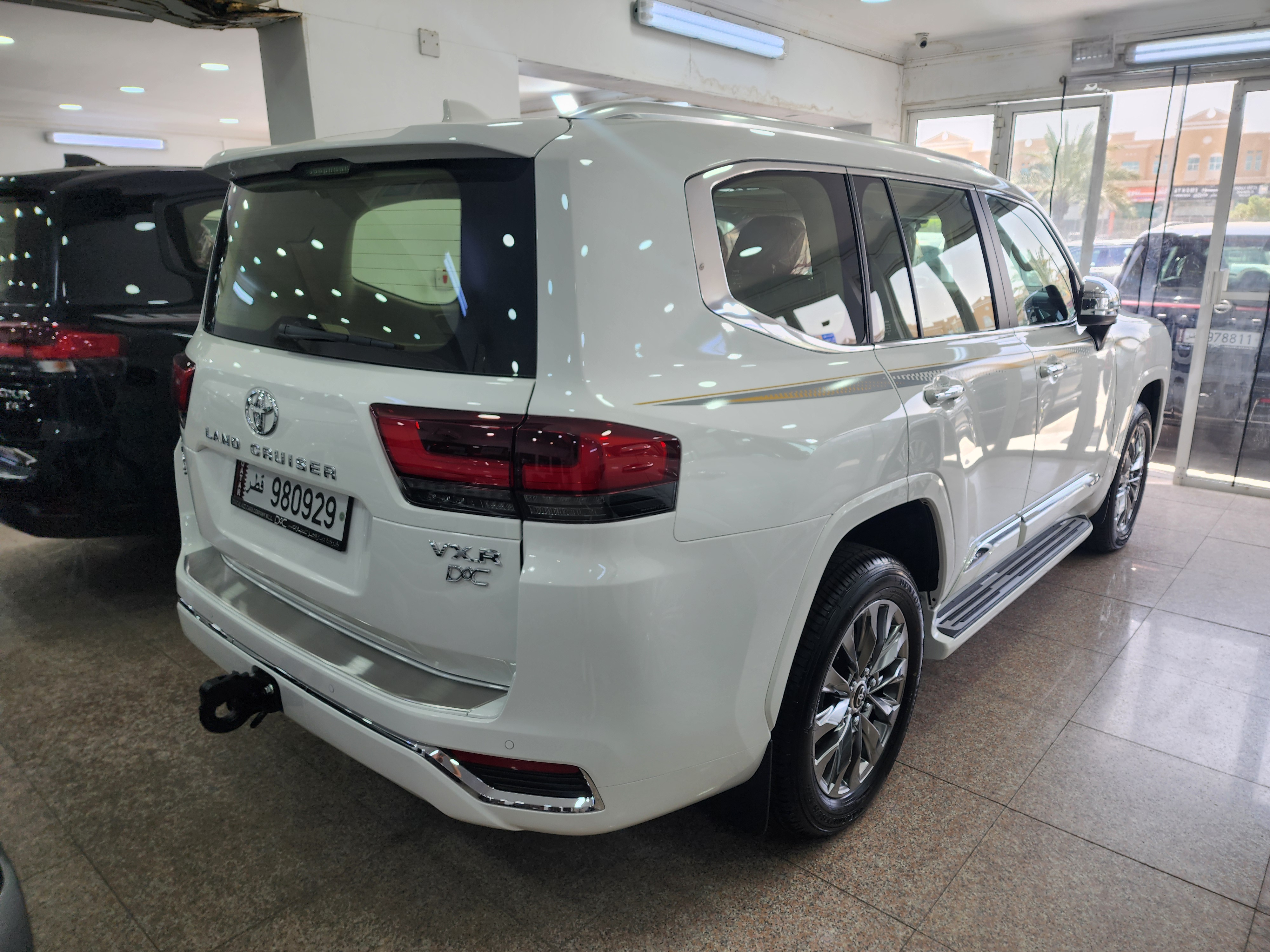 Toyota Land Cruiser VX.R - Image 4