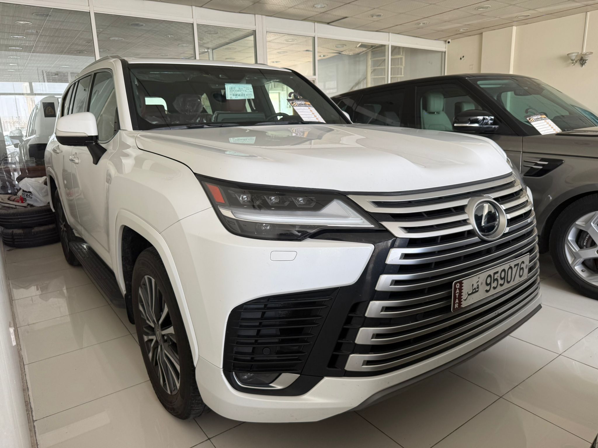 Lexus LX 600 Luxury  2024 - Image 2
