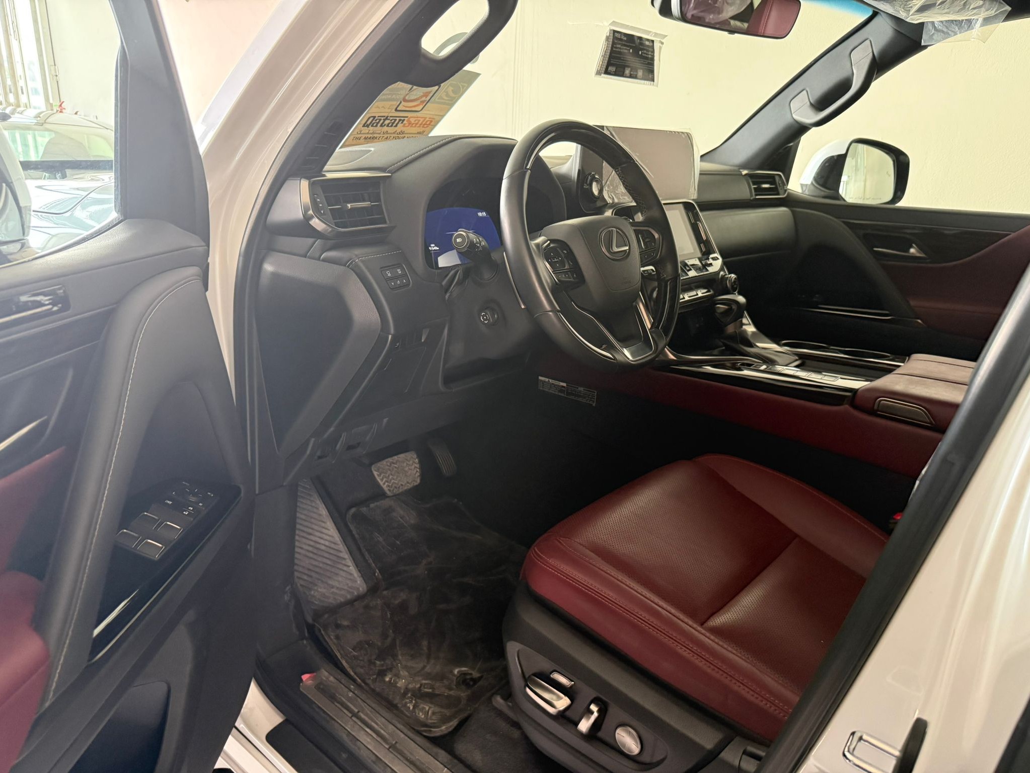Lexus LX 600 Luxury  2024 - Image 4
