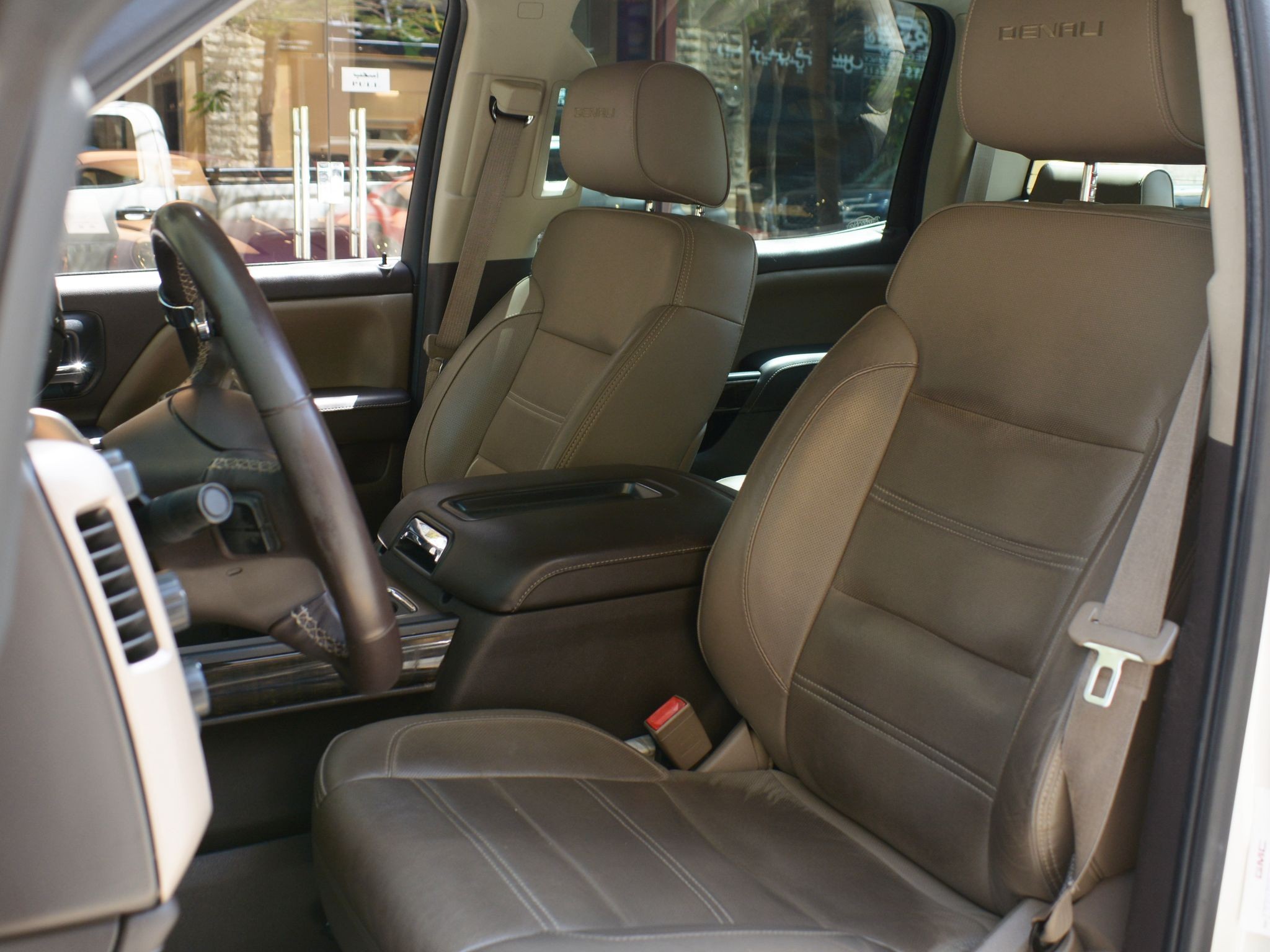 GMC Sierra Denali 2015 - Image 2