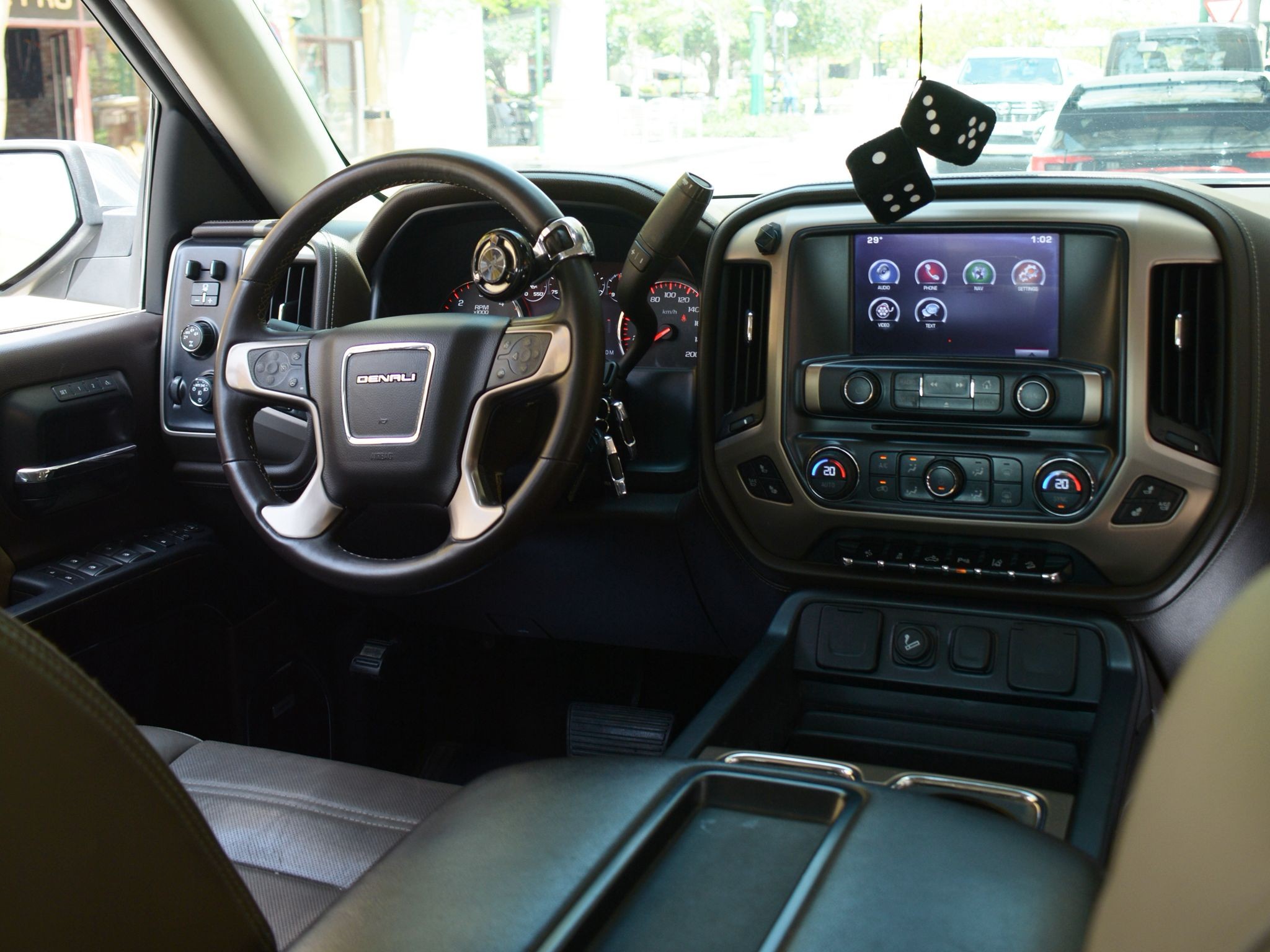 GMC Sierra Denali 2015 - Image 3