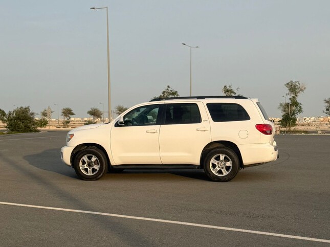 Toyota Sequoia Limited 2014 - Image 2