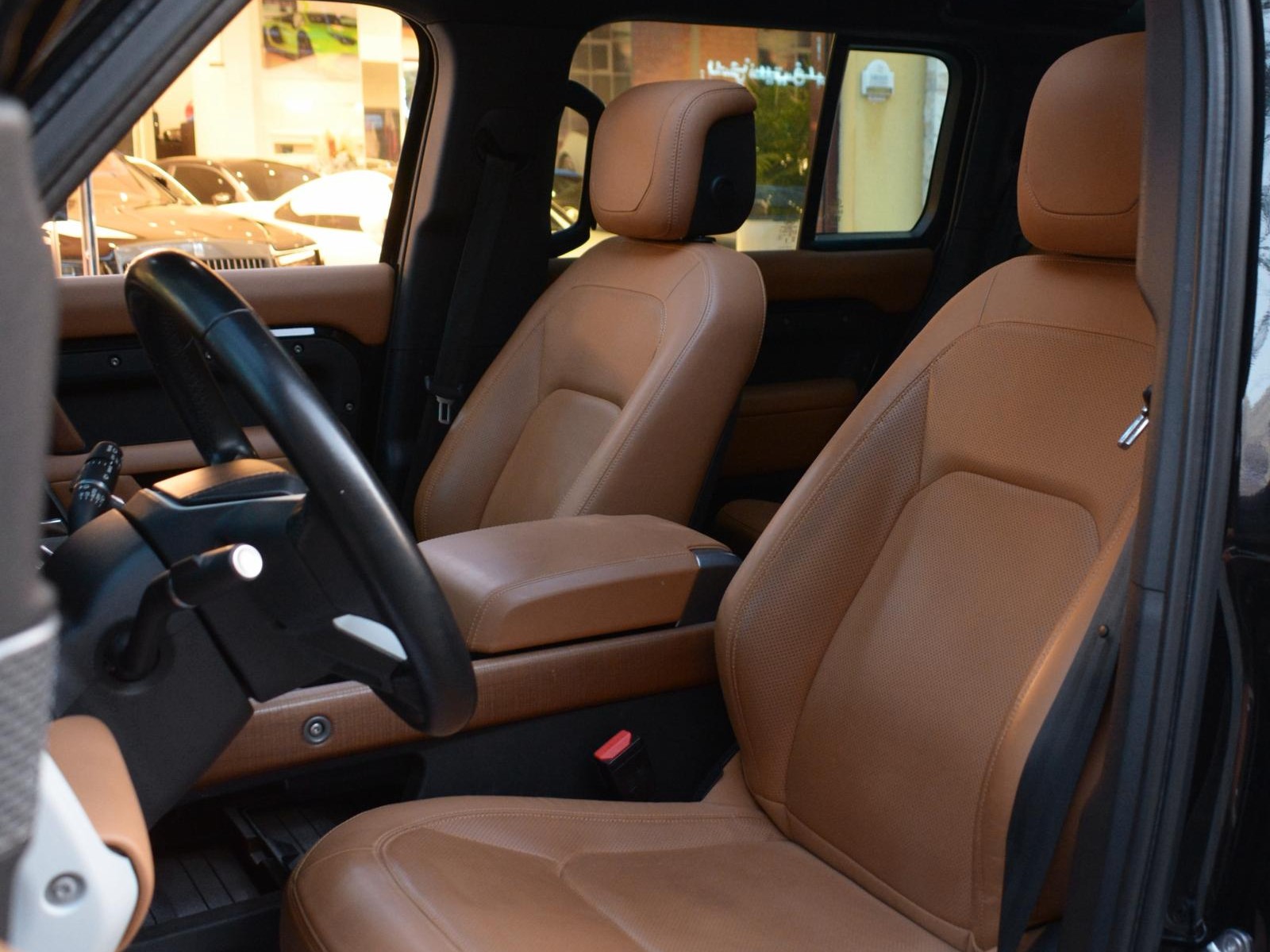 Land Rover Defender 110 HSE 2023 - Image 3