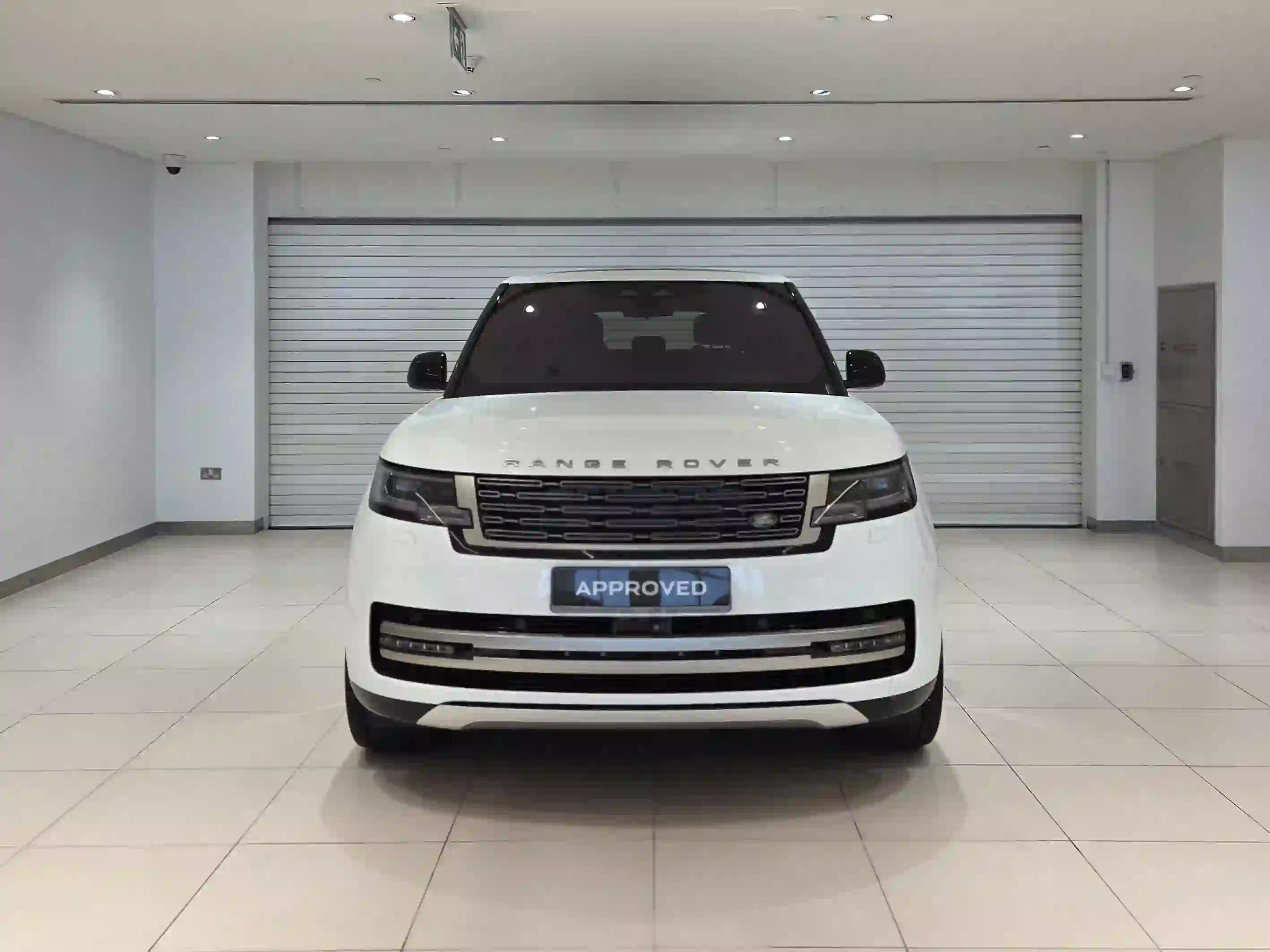 Land Rover Range Rover HSE 2023 - Image 2