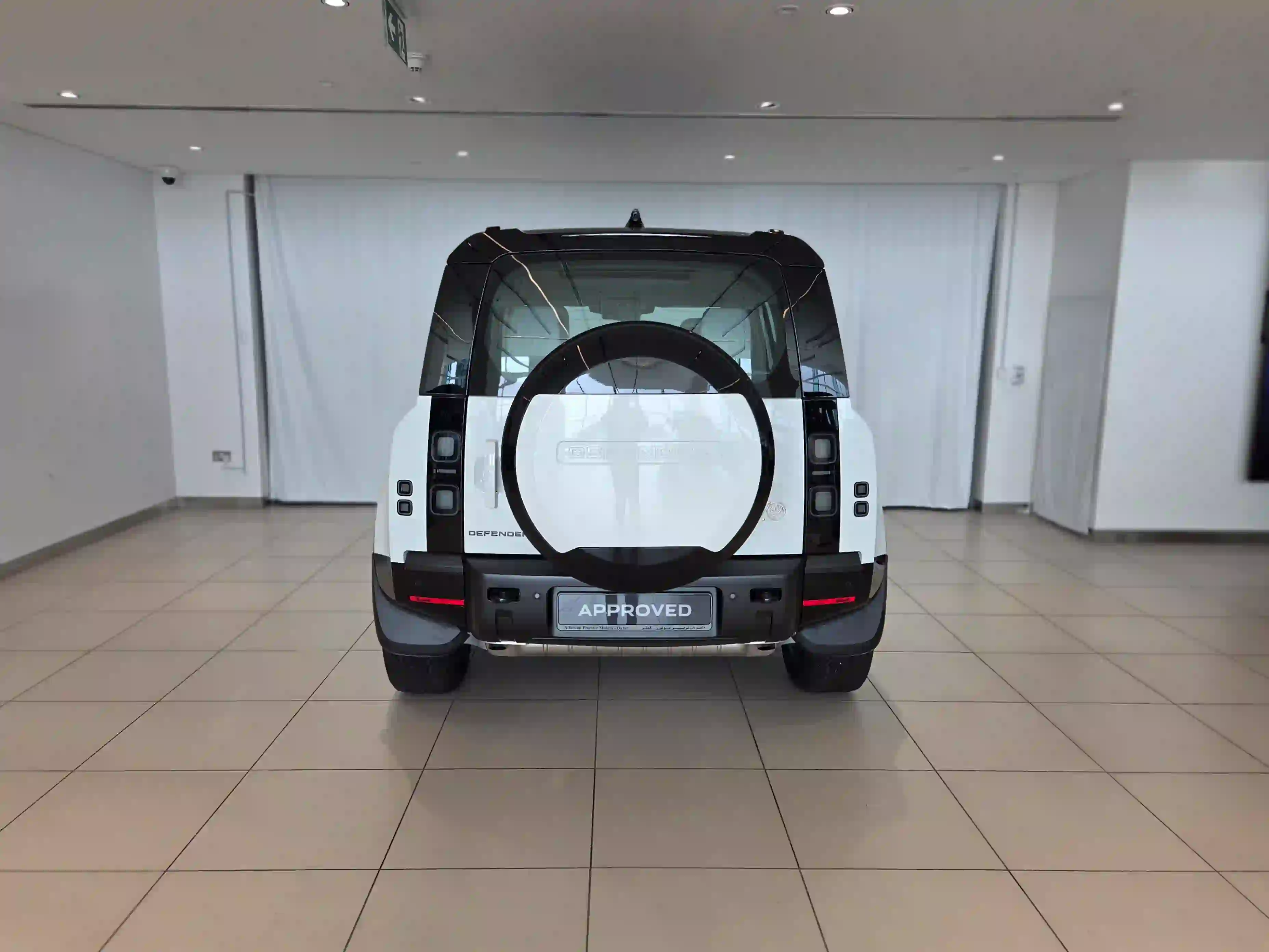 Land Rover Defender 110 3.0i6 X-Dynamic HSE 2026 - Image 3