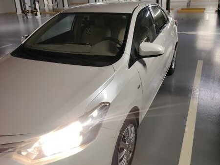 Toyota Yaris 2015 - Image 2