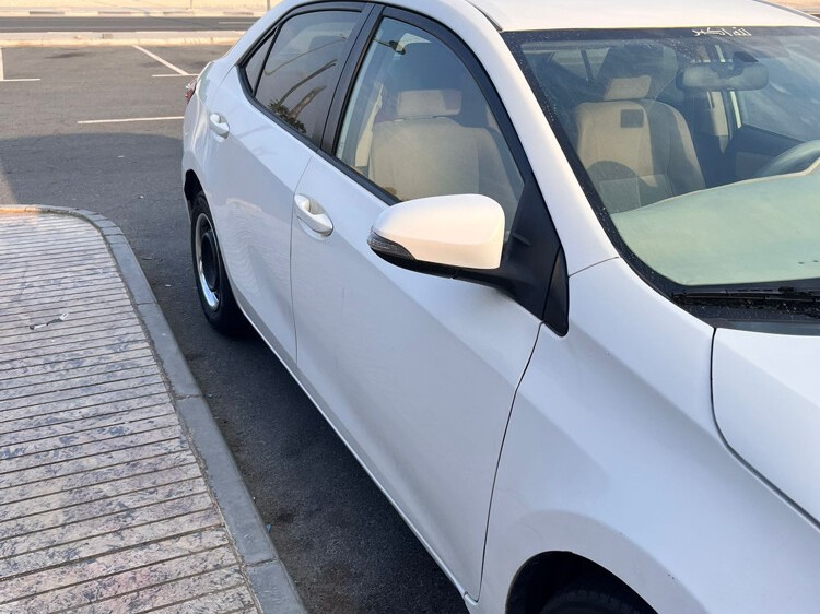Toyota Corolla XLi 2015 - Image 2