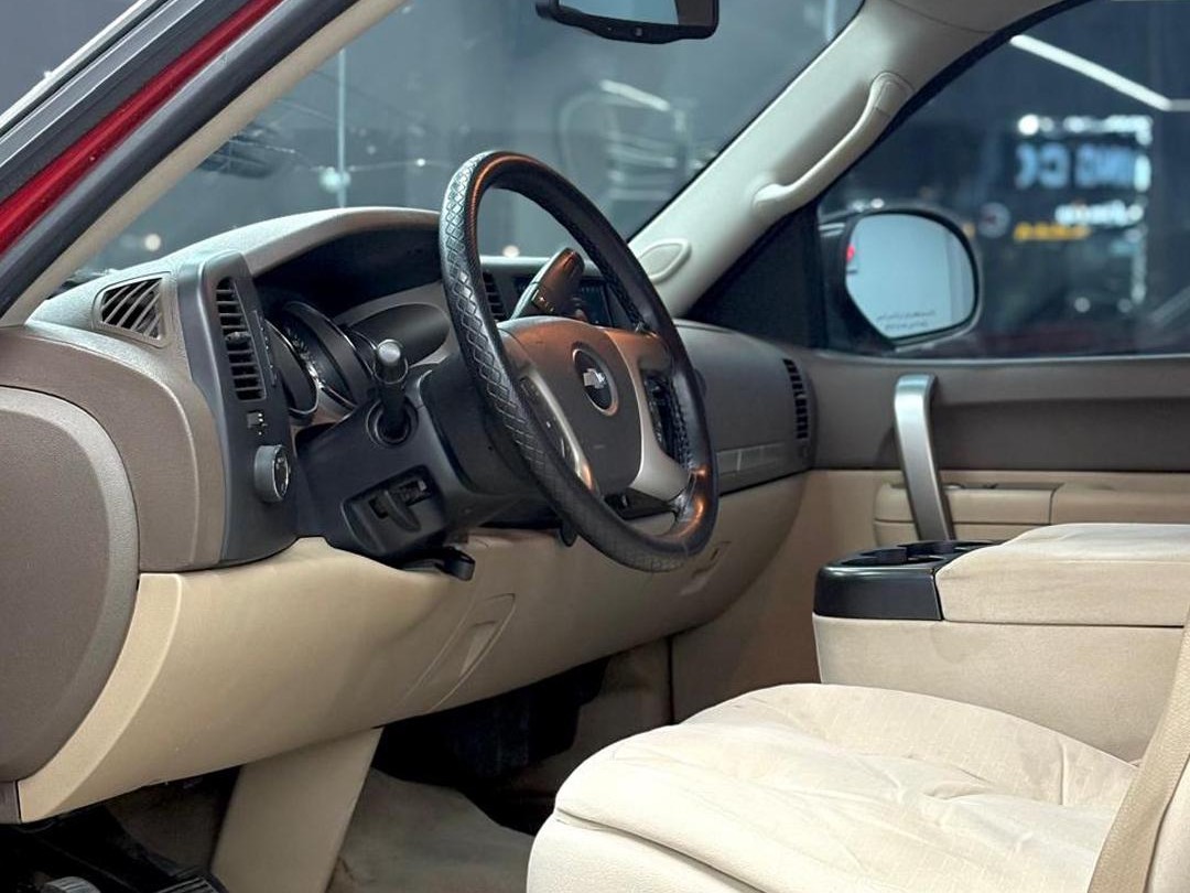 Chevrolet Silverado 2012 - Image 2