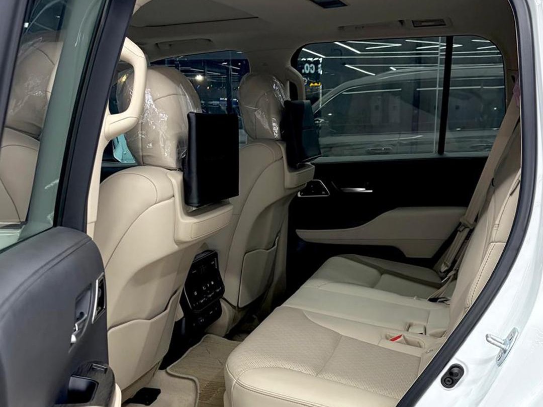 Toyota Land Cruiser VX.R 2024 - Image 4