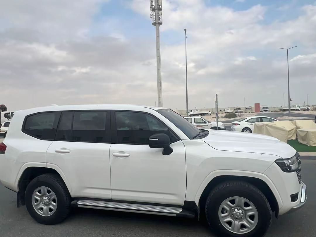 Toyota Land Cruiser GX 2023 - Image 3