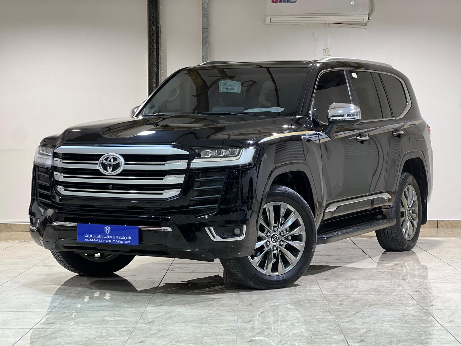 Toyota Land Cruiser VX 2023 - Image 2