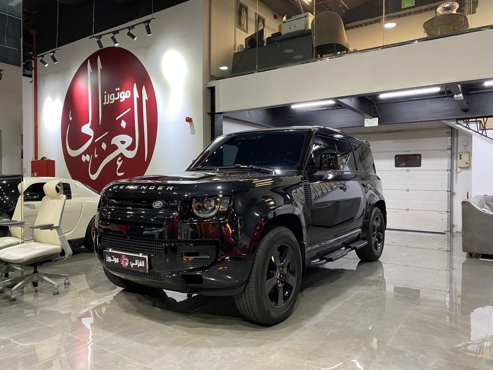 Land Rover Defender X Dynamic 2025