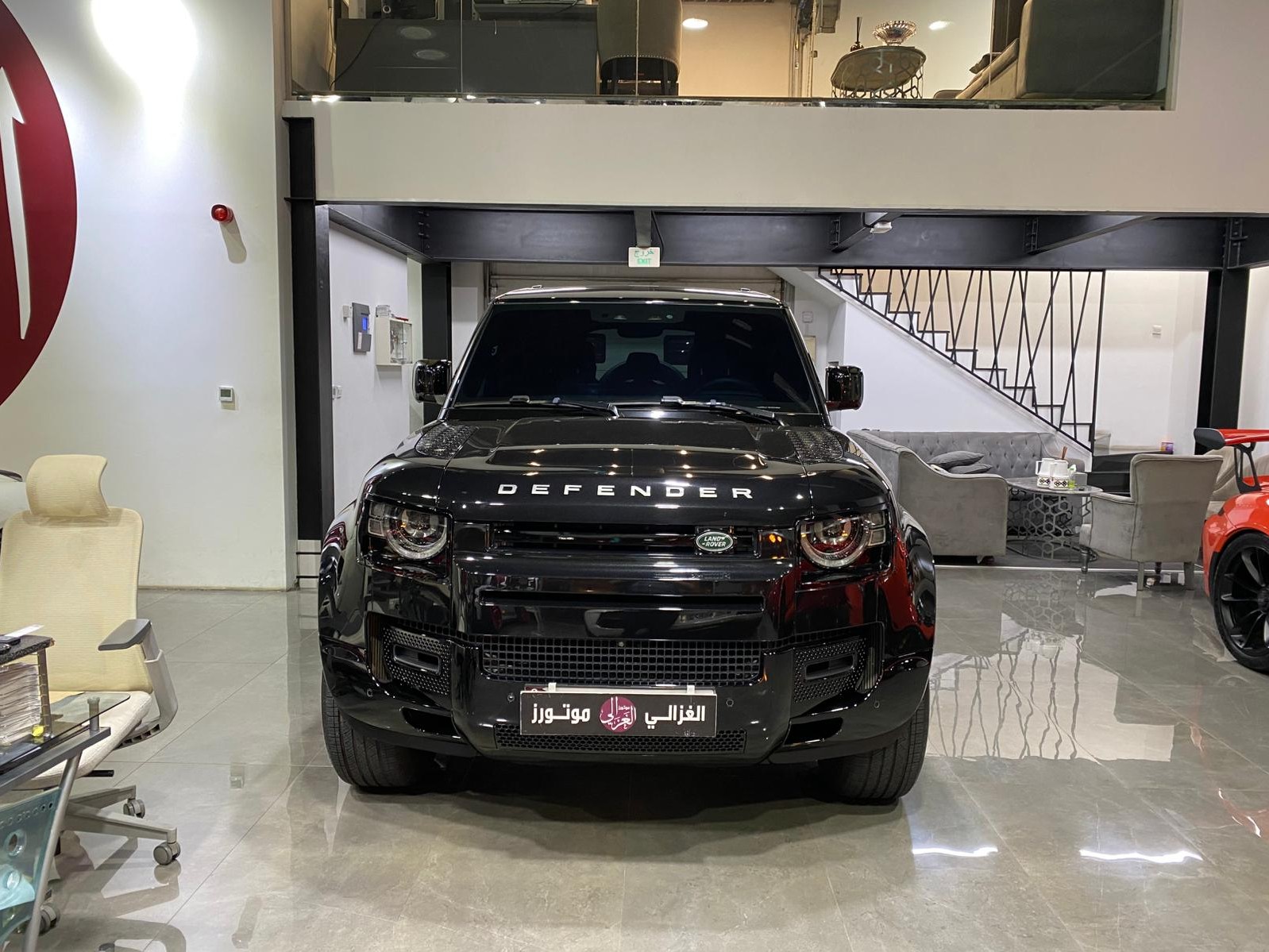 Land Rover Defender X Dynamic 2025 - Image 2