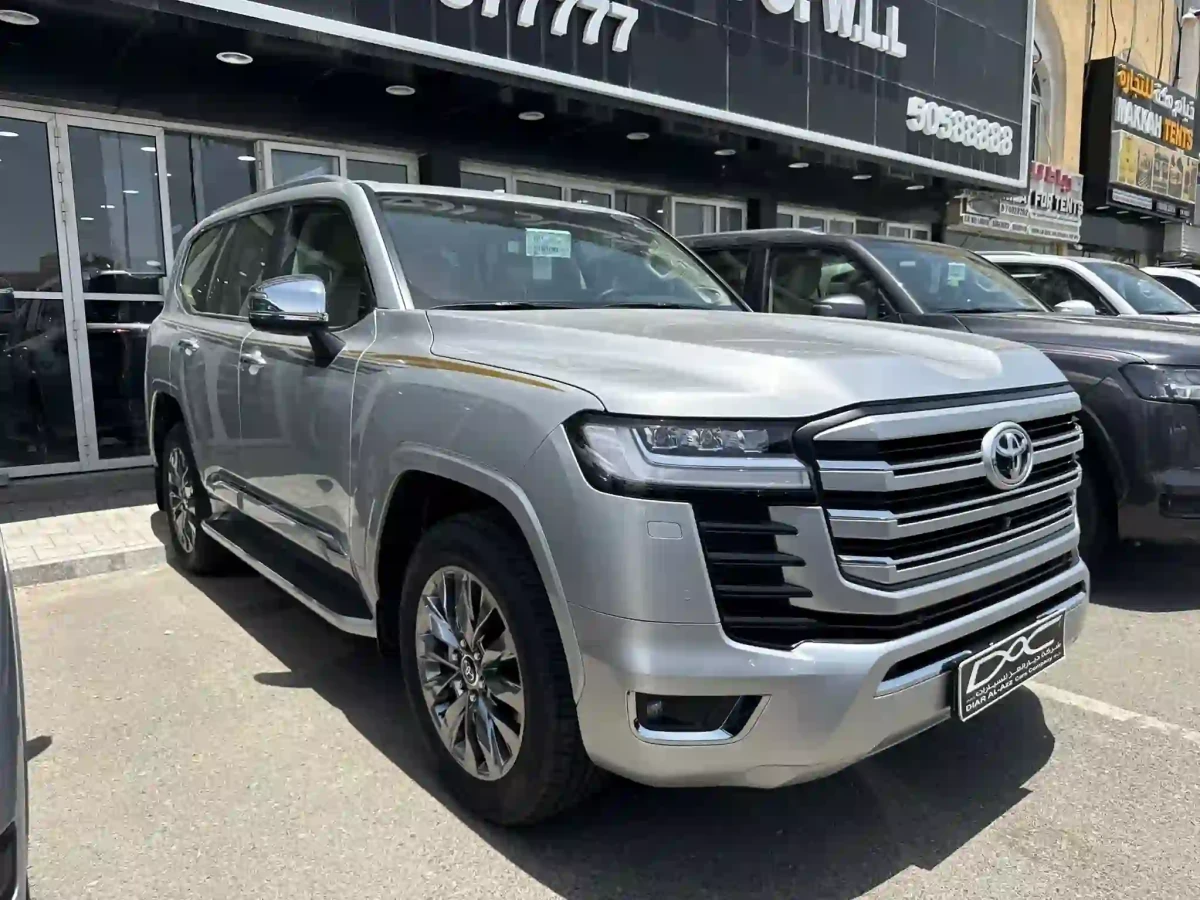 Toyota Land Cruiser VX 2026