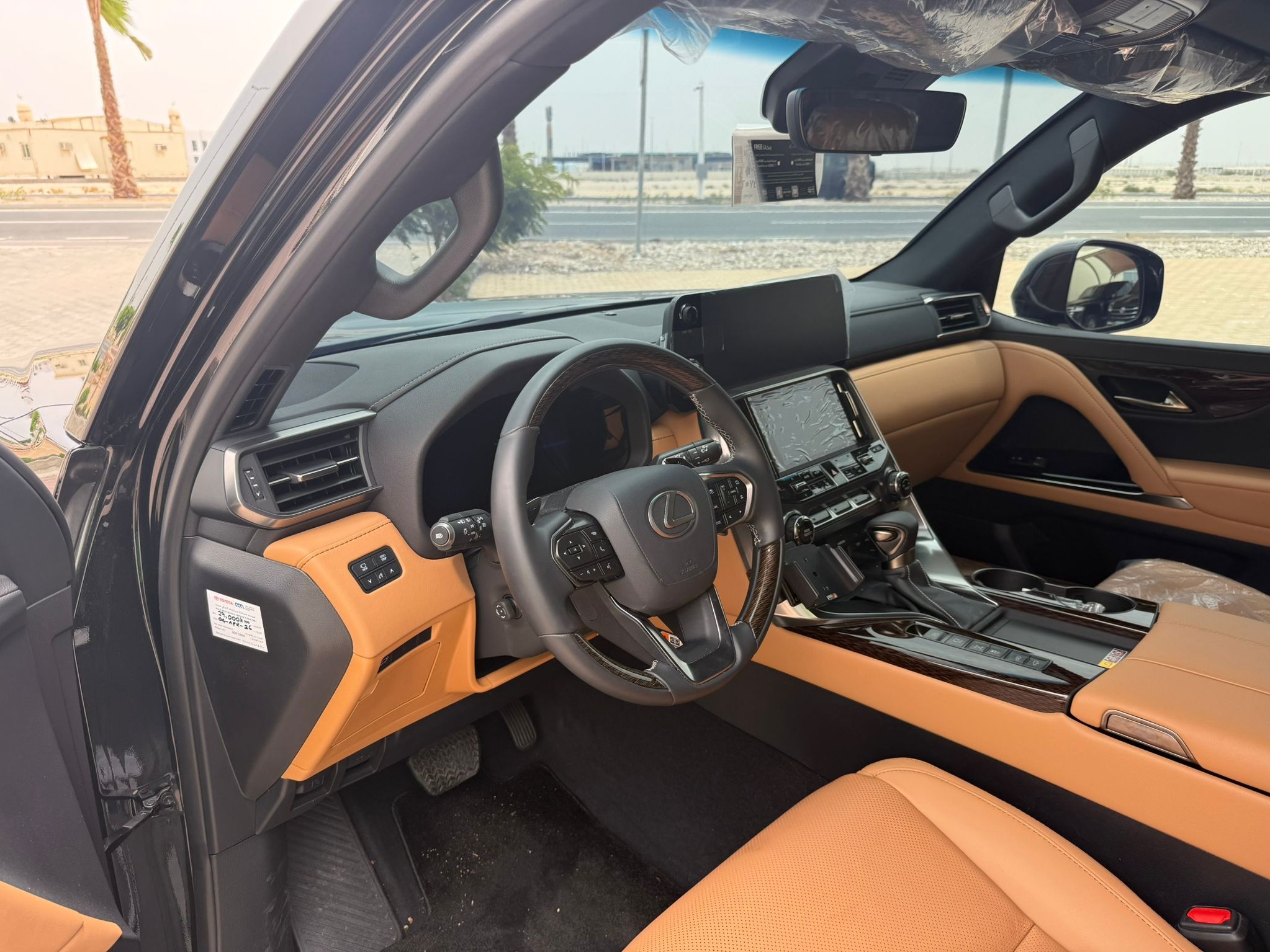 Lexus LX 600 Luxury  2026 - Image 3