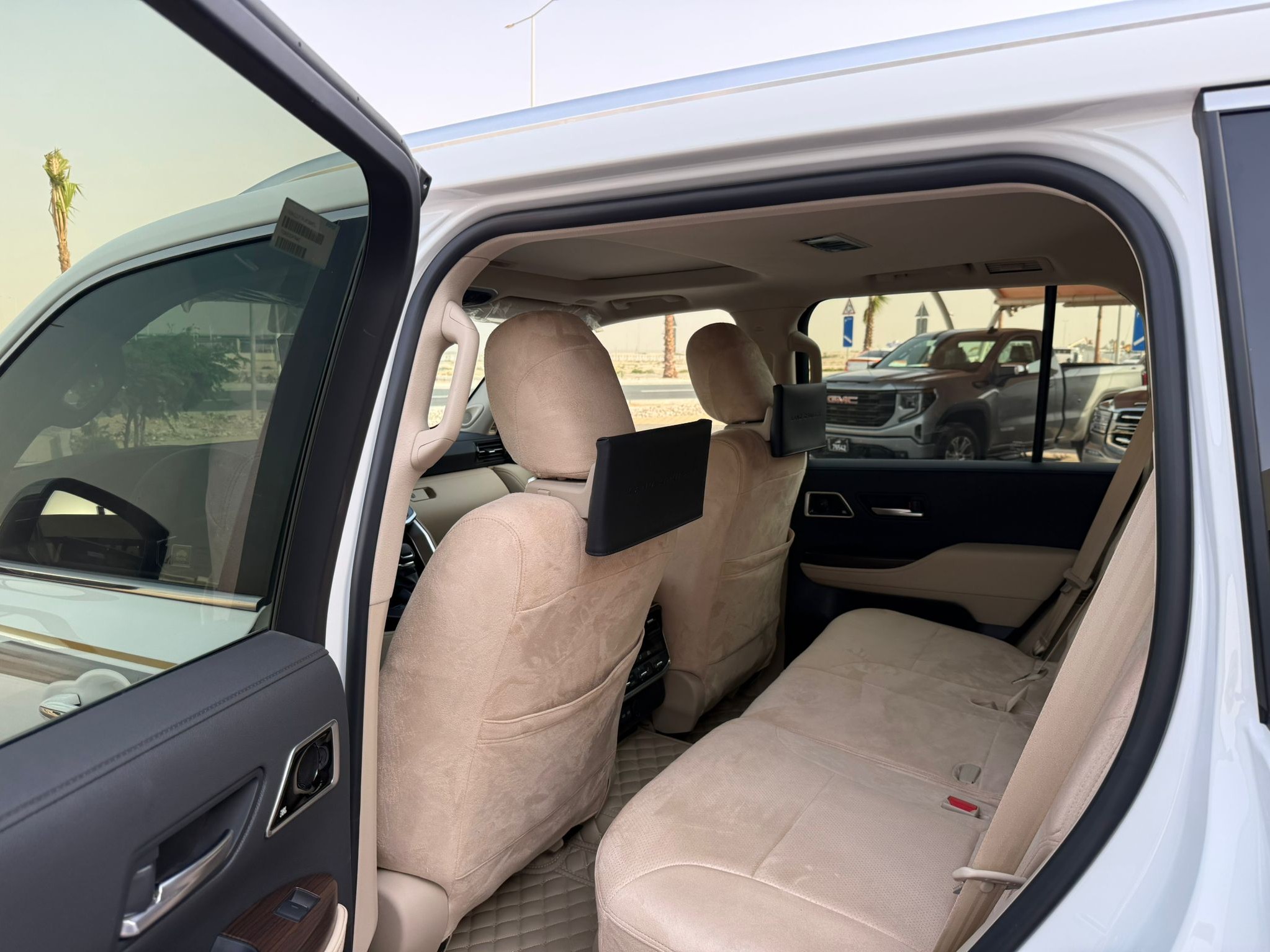 Toyota Land Cruiser VX 2026 - Image 4