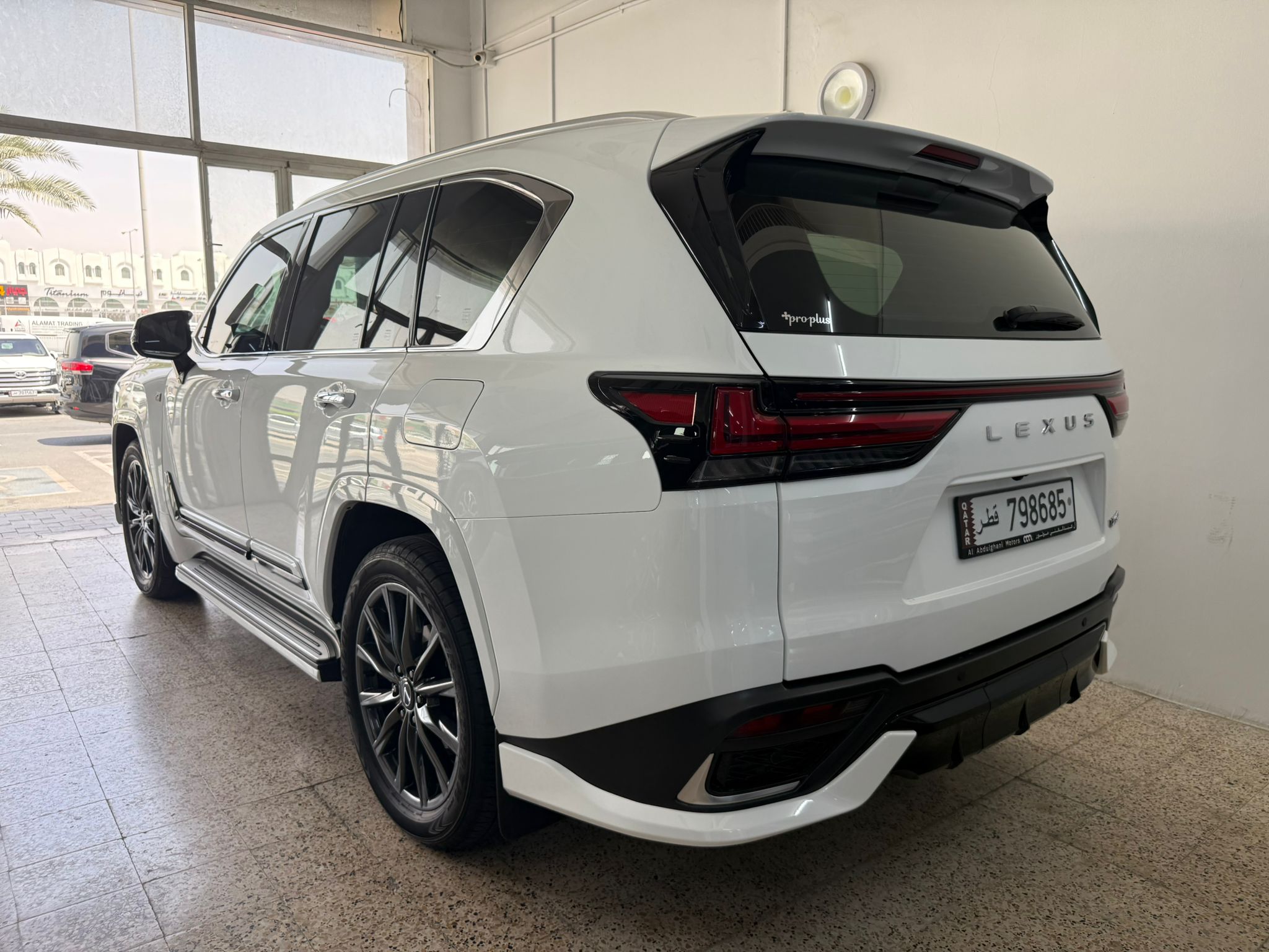 Lexus LX 600  F-Sport 2025 - Image 3