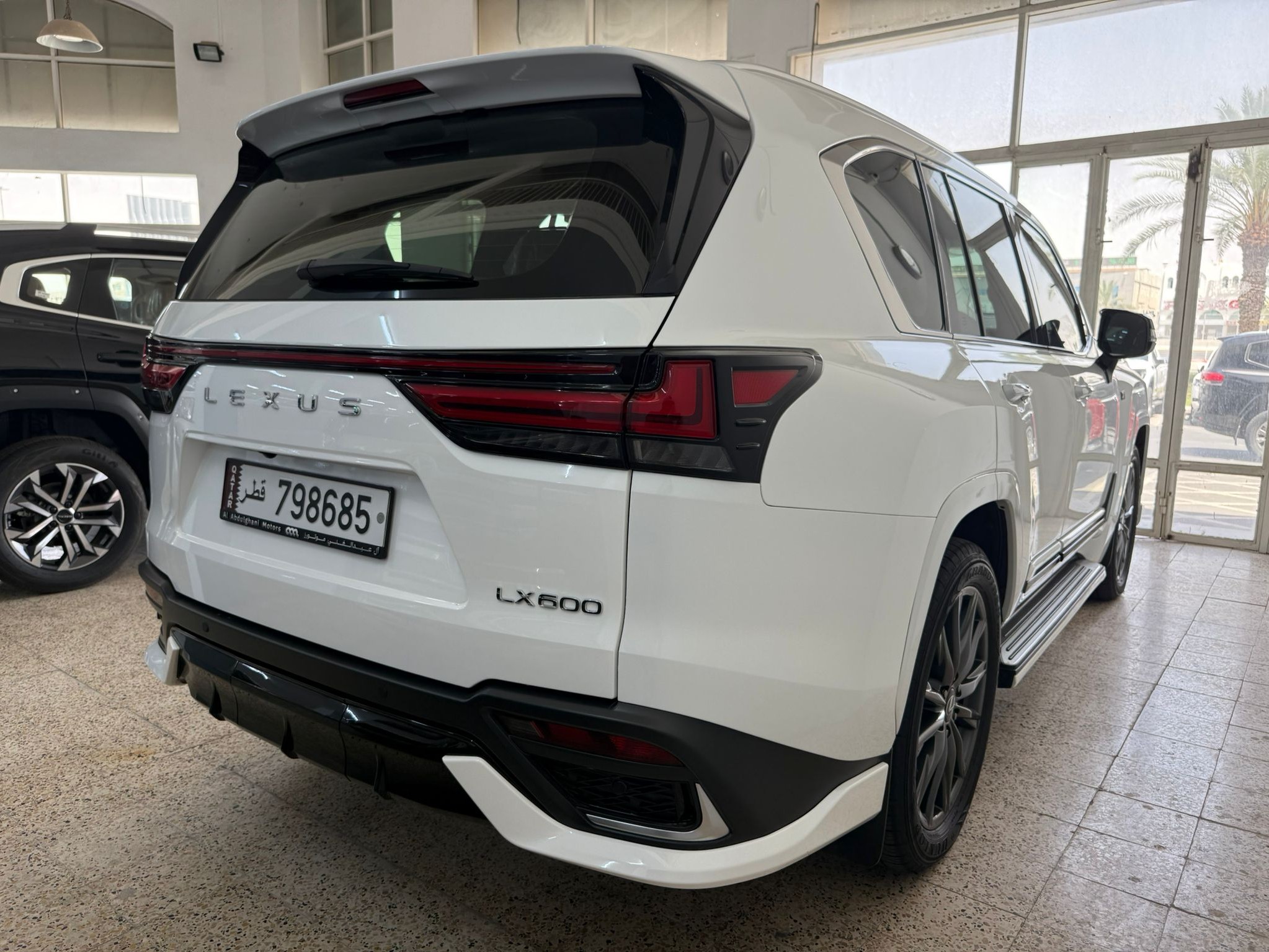 Lexus LX 600  F-Sport 2025 - Image 4