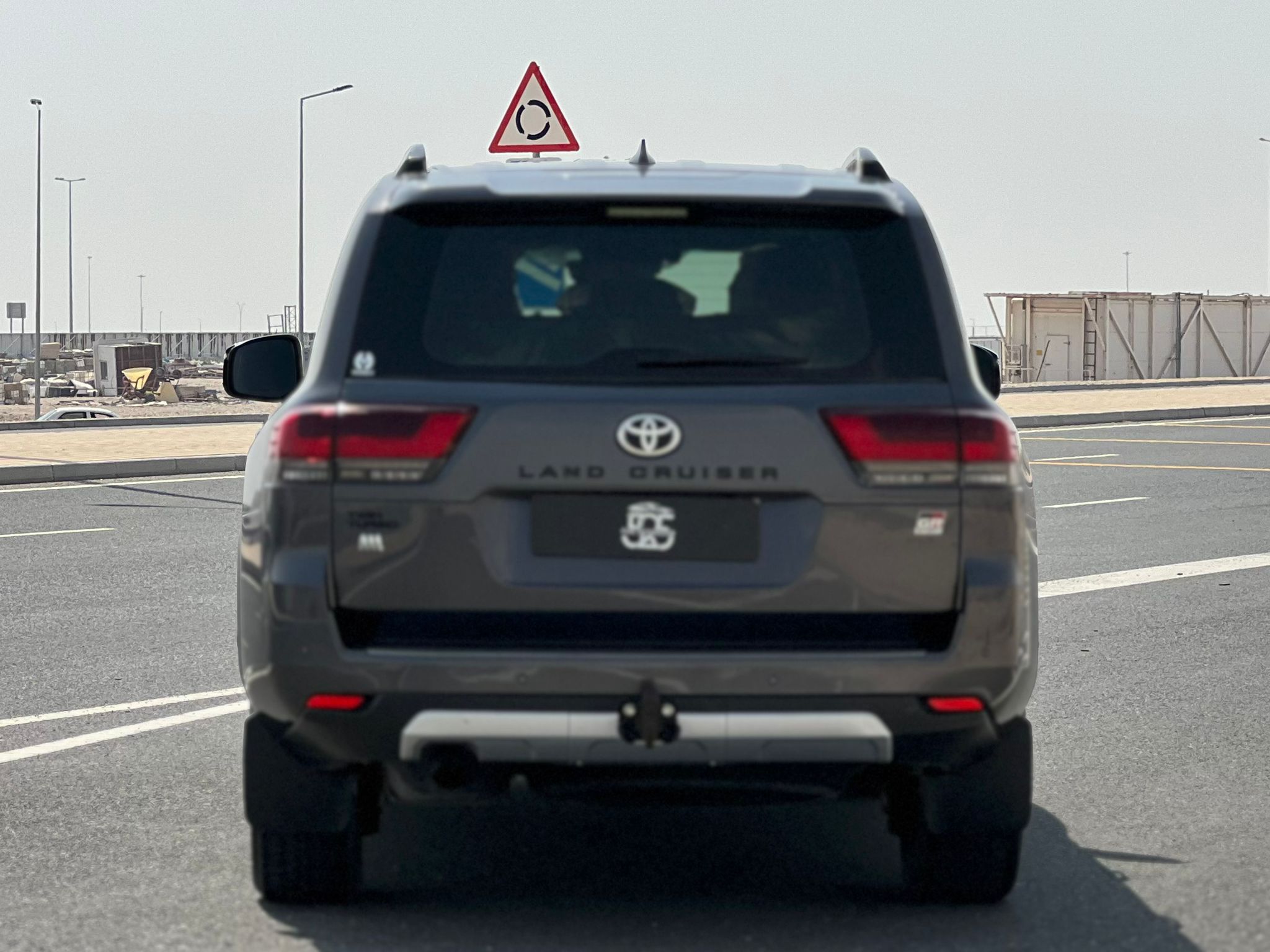 Toyota Land Cruiser G/R 2023 - Image 2