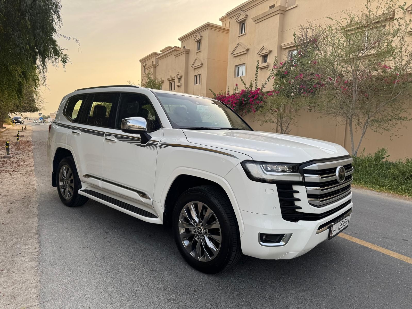 Toyota Land Cruiser VX 2023