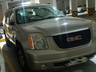 GMC Yukon SLE 2008 - Image 2