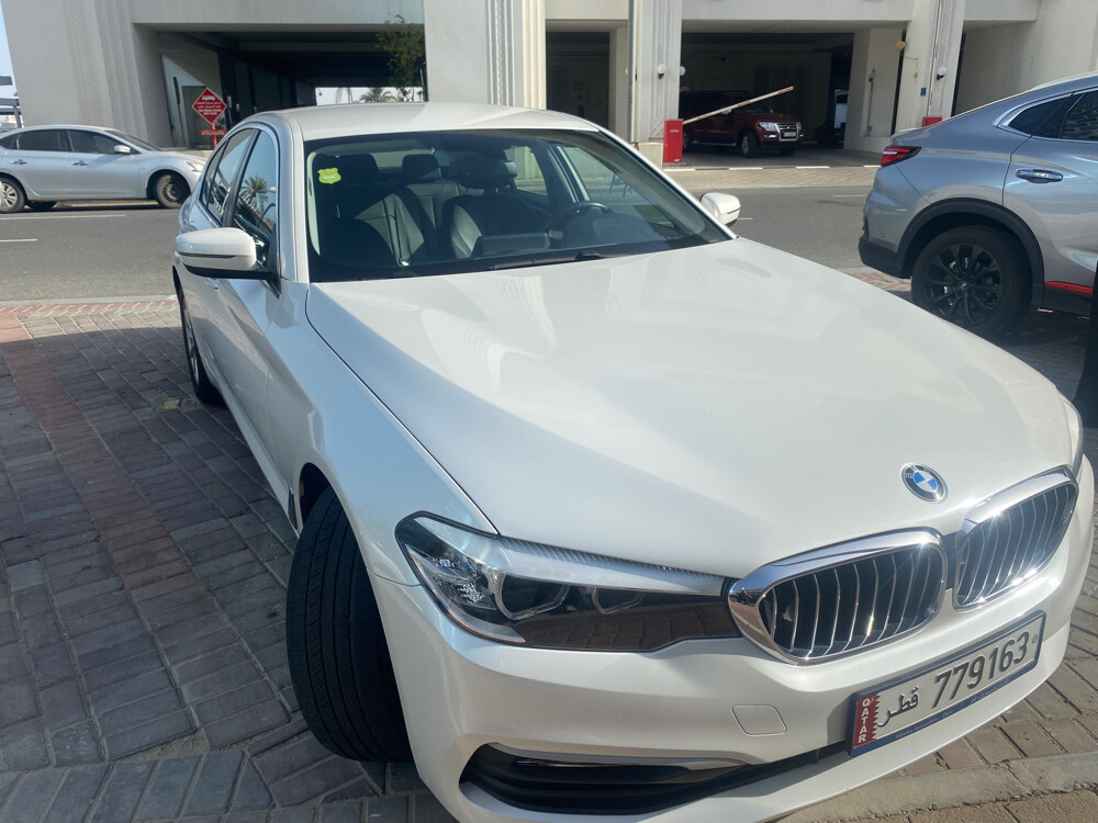 BMW 5-Series 520 i 2018 - Image 2