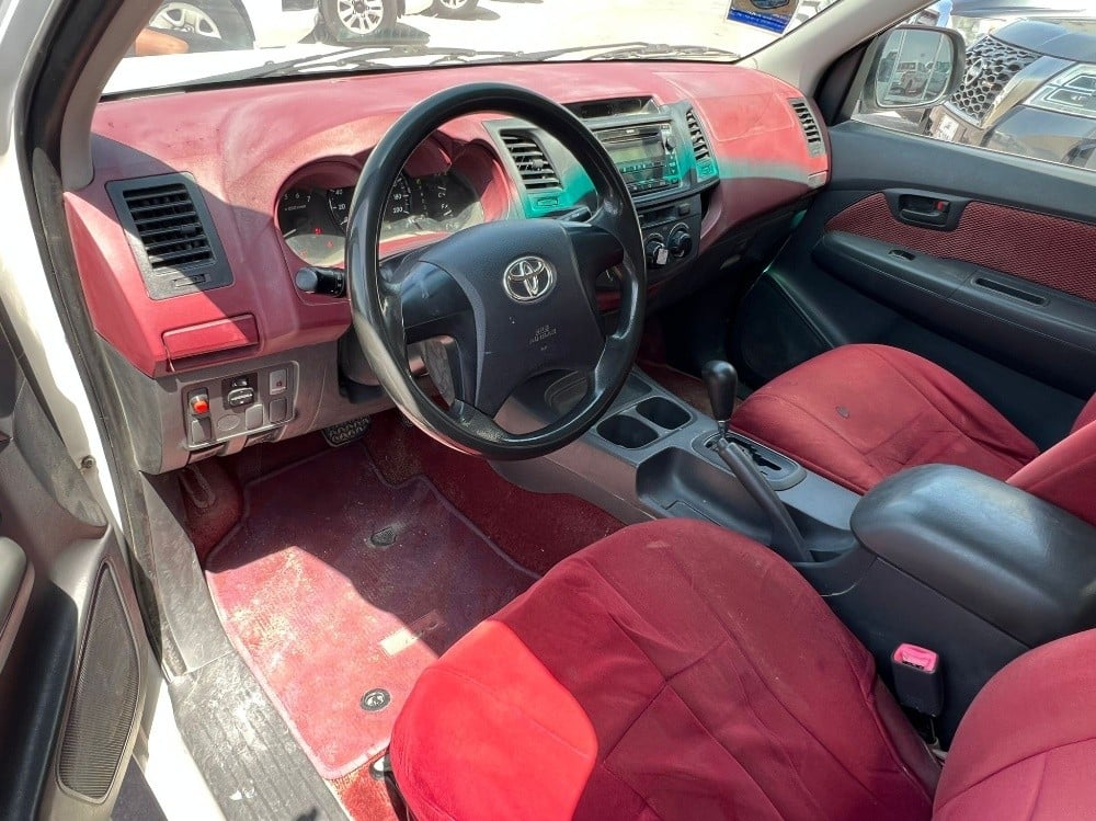 Toyota Hilux - Image 2