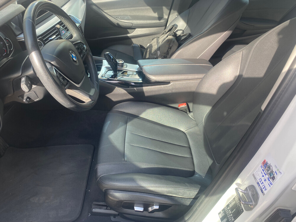 BMW 5-Series 520 i 2018 - Image 4