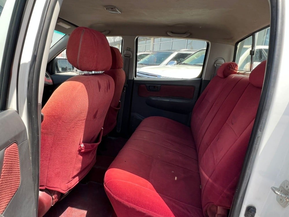 Toyota Hilux - Image 4