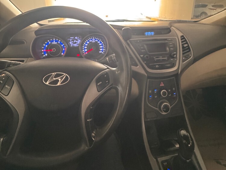 Hyundai Elantra 2016 - Image 4