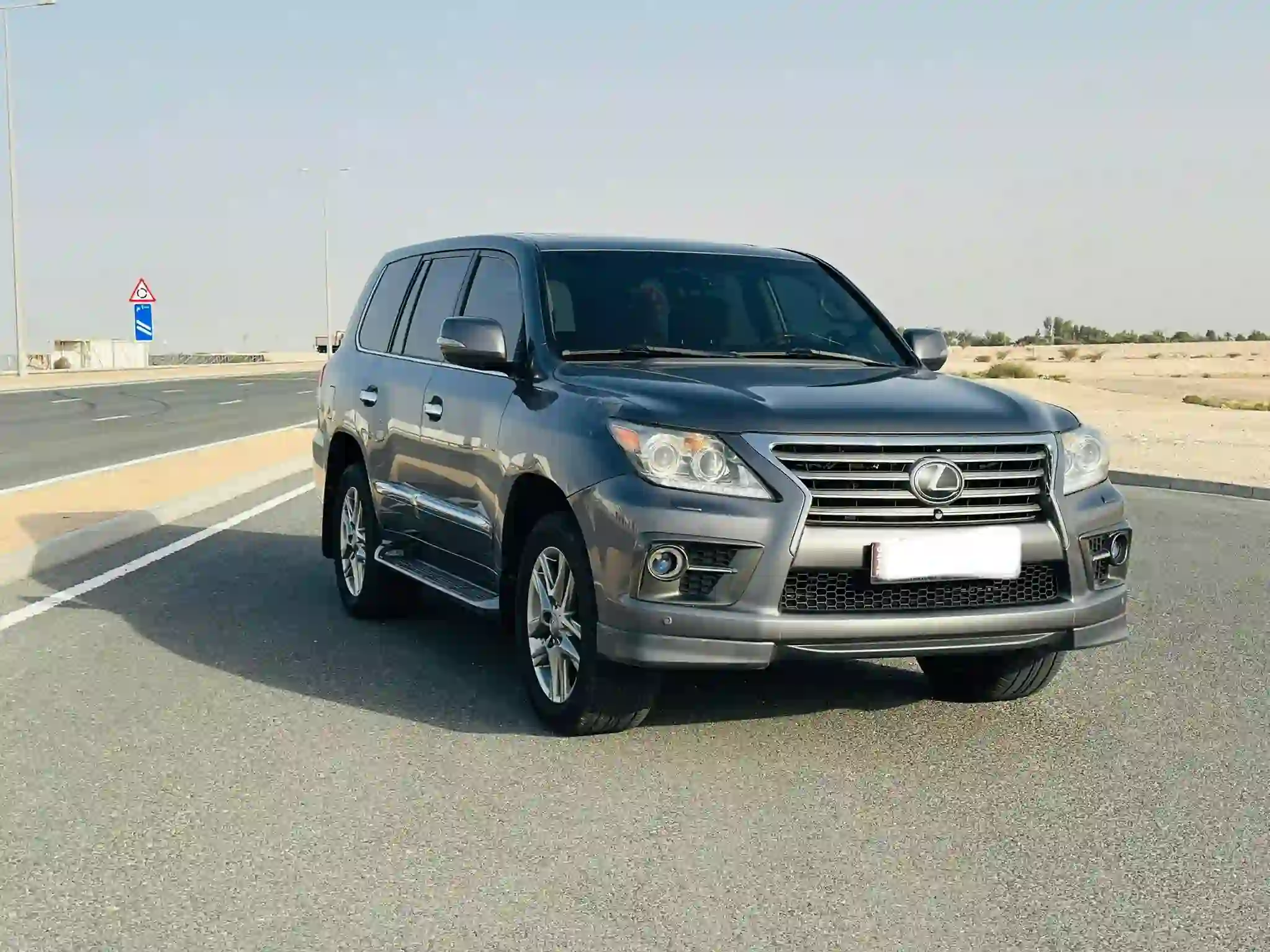 Lexus LX 570 S 2015 - Image 1