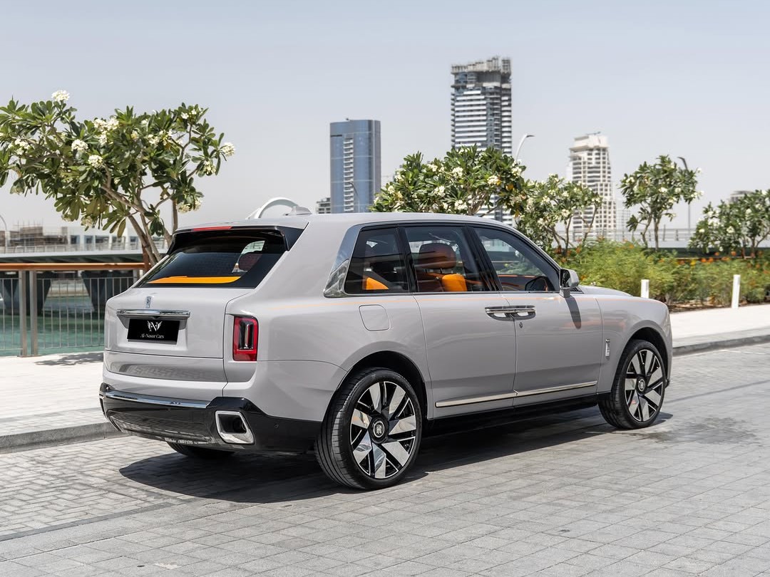 Rolls-Royce Cullinan 2025 - Image 2