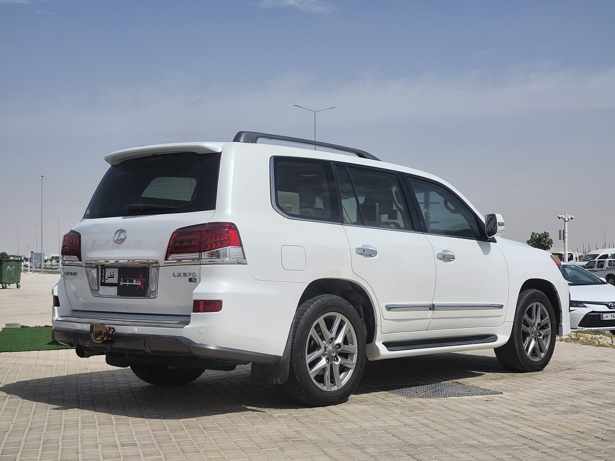 Lexus LX 570 S 2015 - Image 2