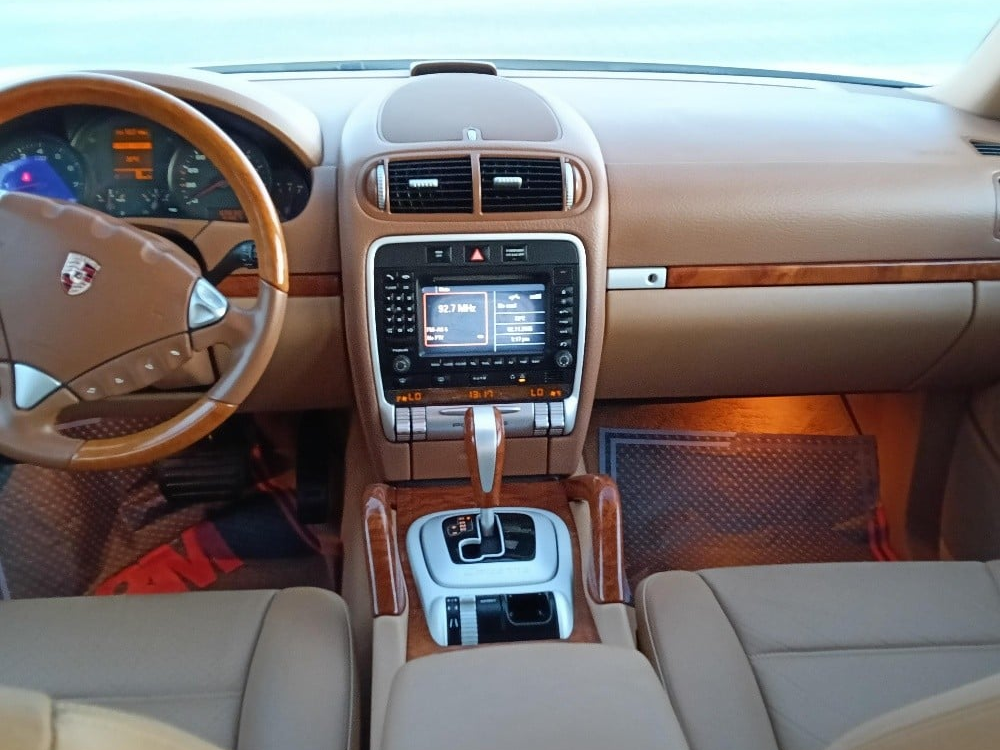 Porsche Cayenne - Image 2