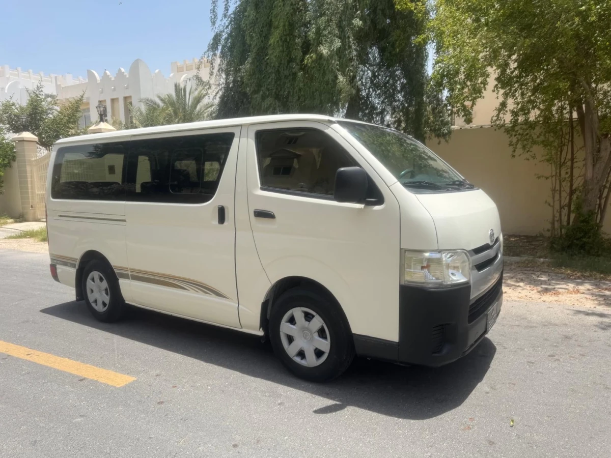 Toyota Hi-Ace 2016