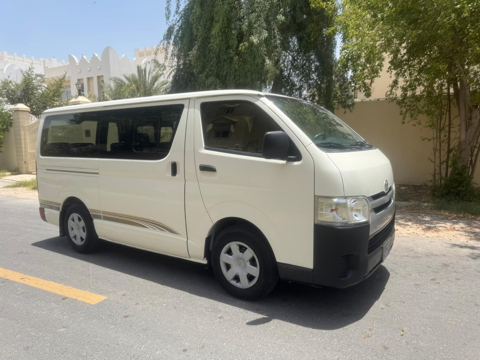 Toyota Hi-Ace 2016