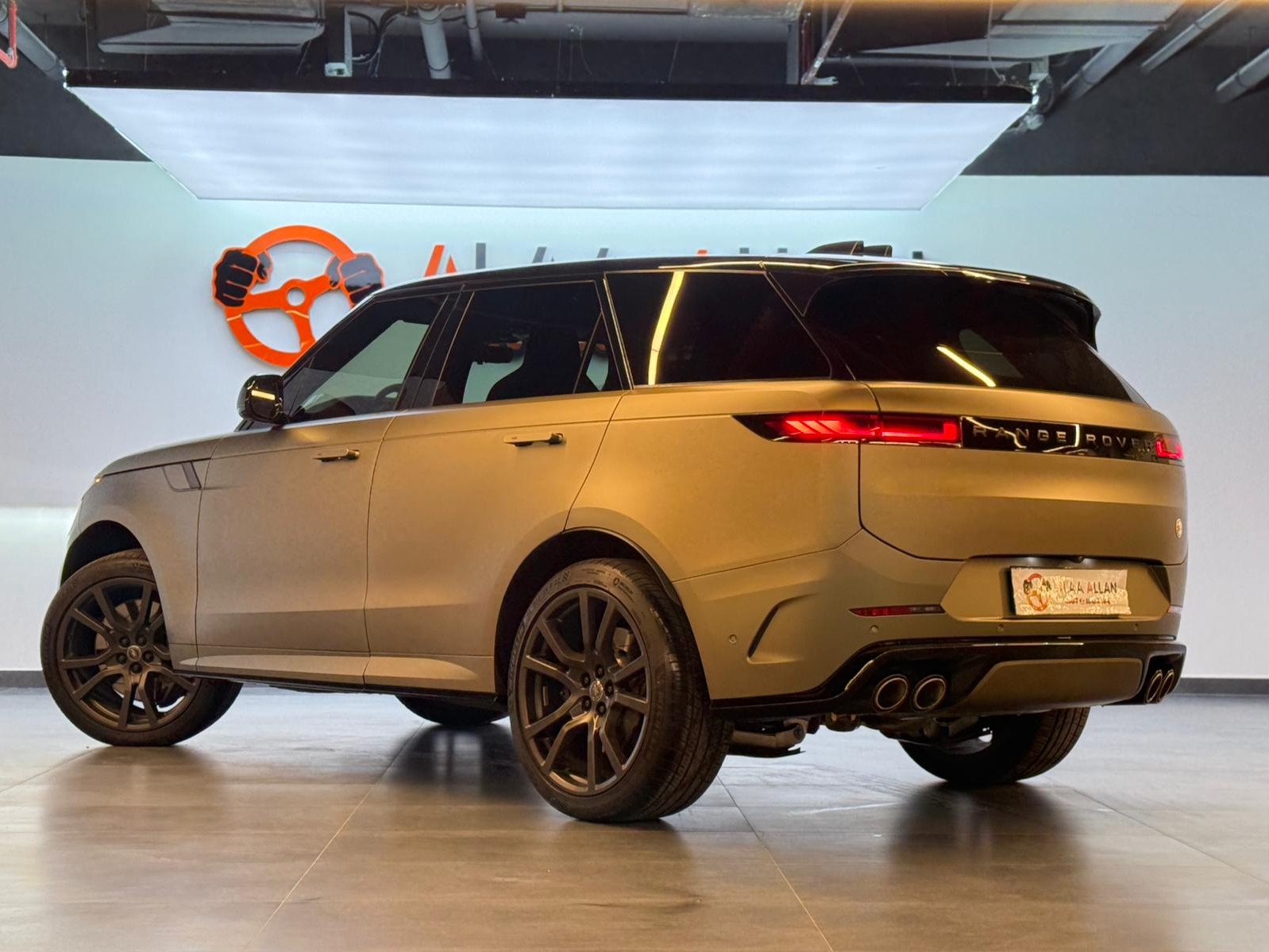 Land Rover Range Rover sport sv 2024 - Image 4