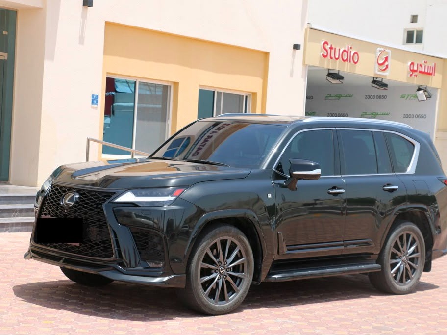 Lexus LX 600  F-Sport 2024 - Image 3