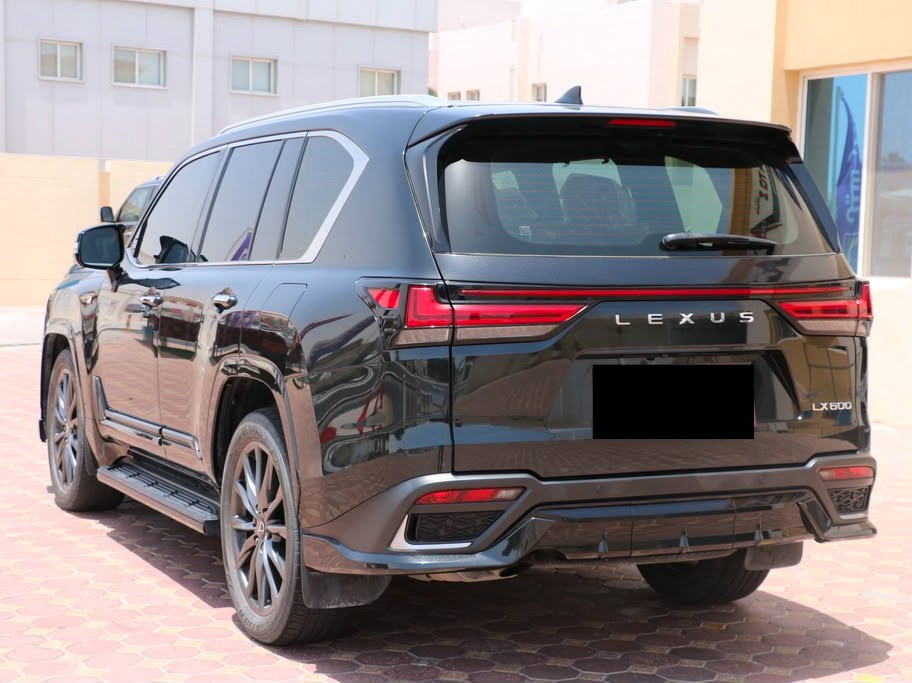 Lexus LX 600  F-Sport 2024 - Image 4