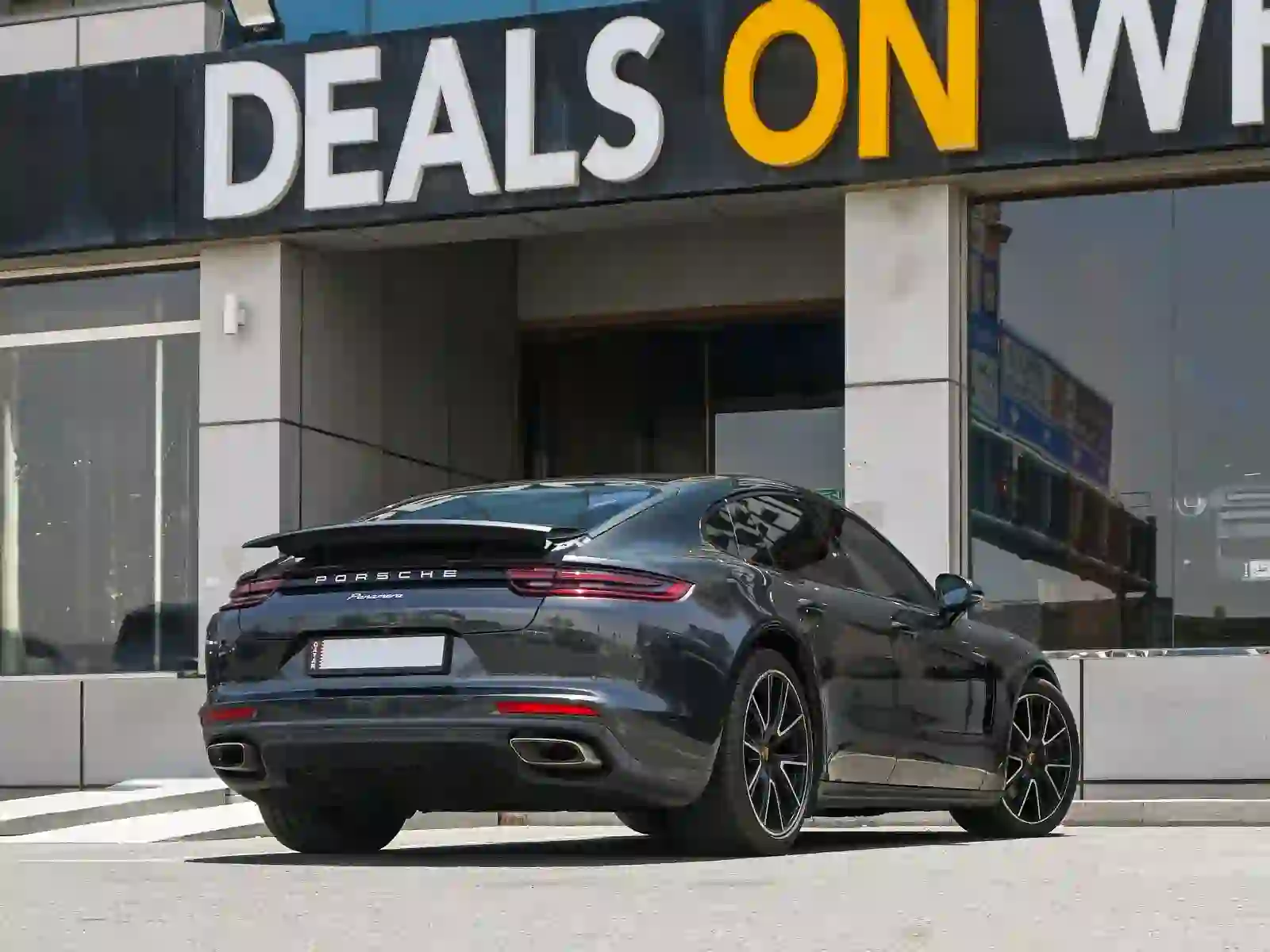 Porsche Panamera 2018 - Image 2