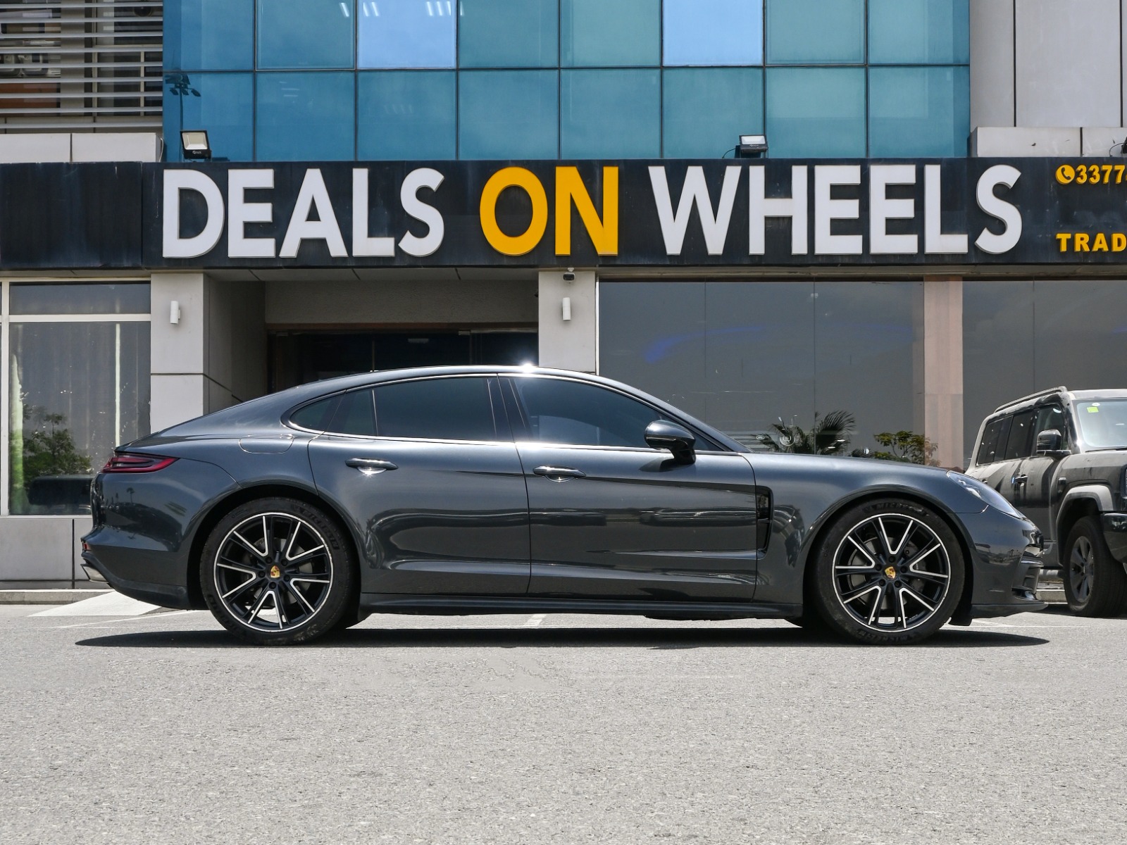 Porsche Panamera 2018 - Image 3