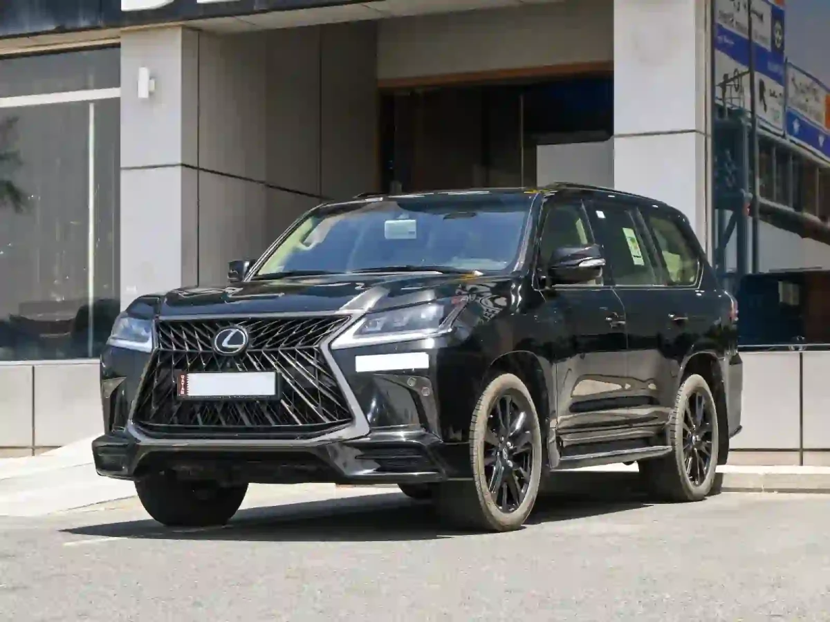 Lexus LX 570 S Black Edition 2021