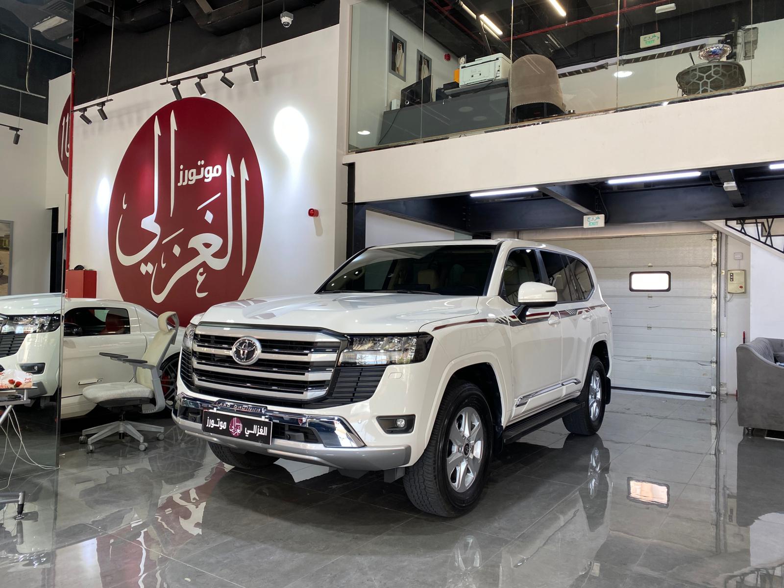 Toyota Land Cruiser GXR Twin Turbo 2025