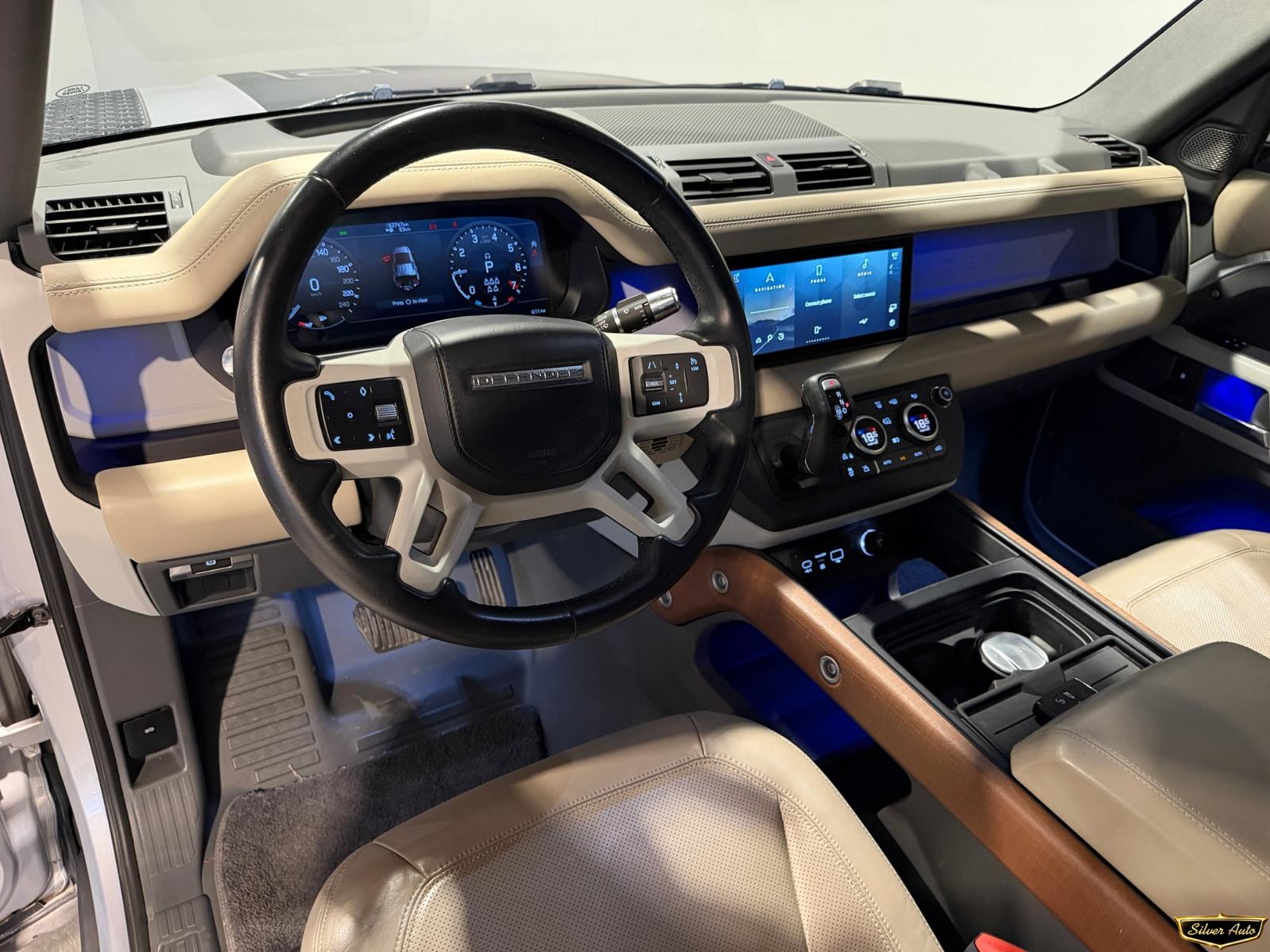 Land Rover Defender 110 3.0i6 HSE 2021 - Image 4