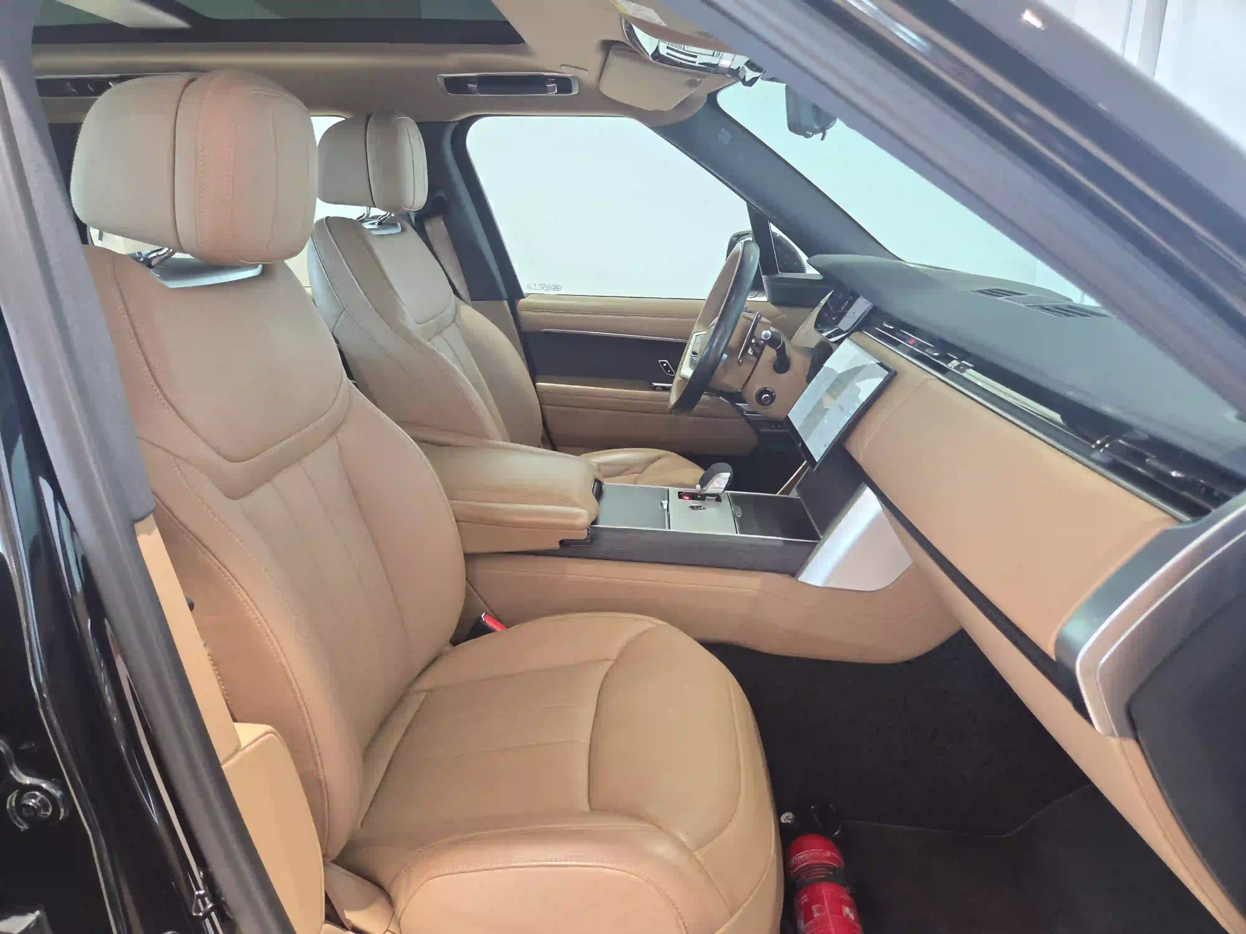 Land Rover Range Rover 4.4 V8 HSE 2025 — photo 10 for sale in Qatar
