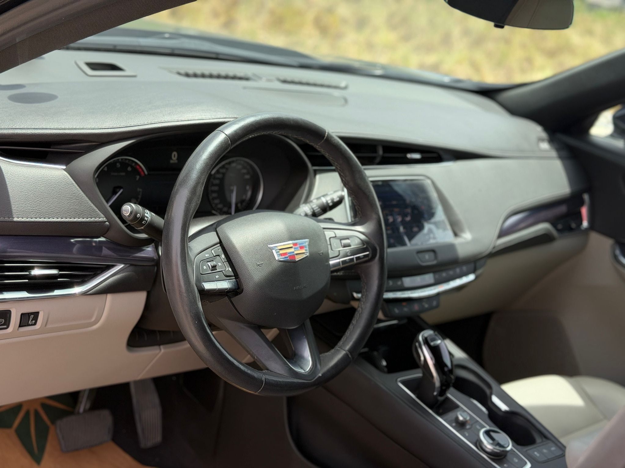 Cadillac XT 4 Luxury 2023 — photo 11 for sale in Qatar