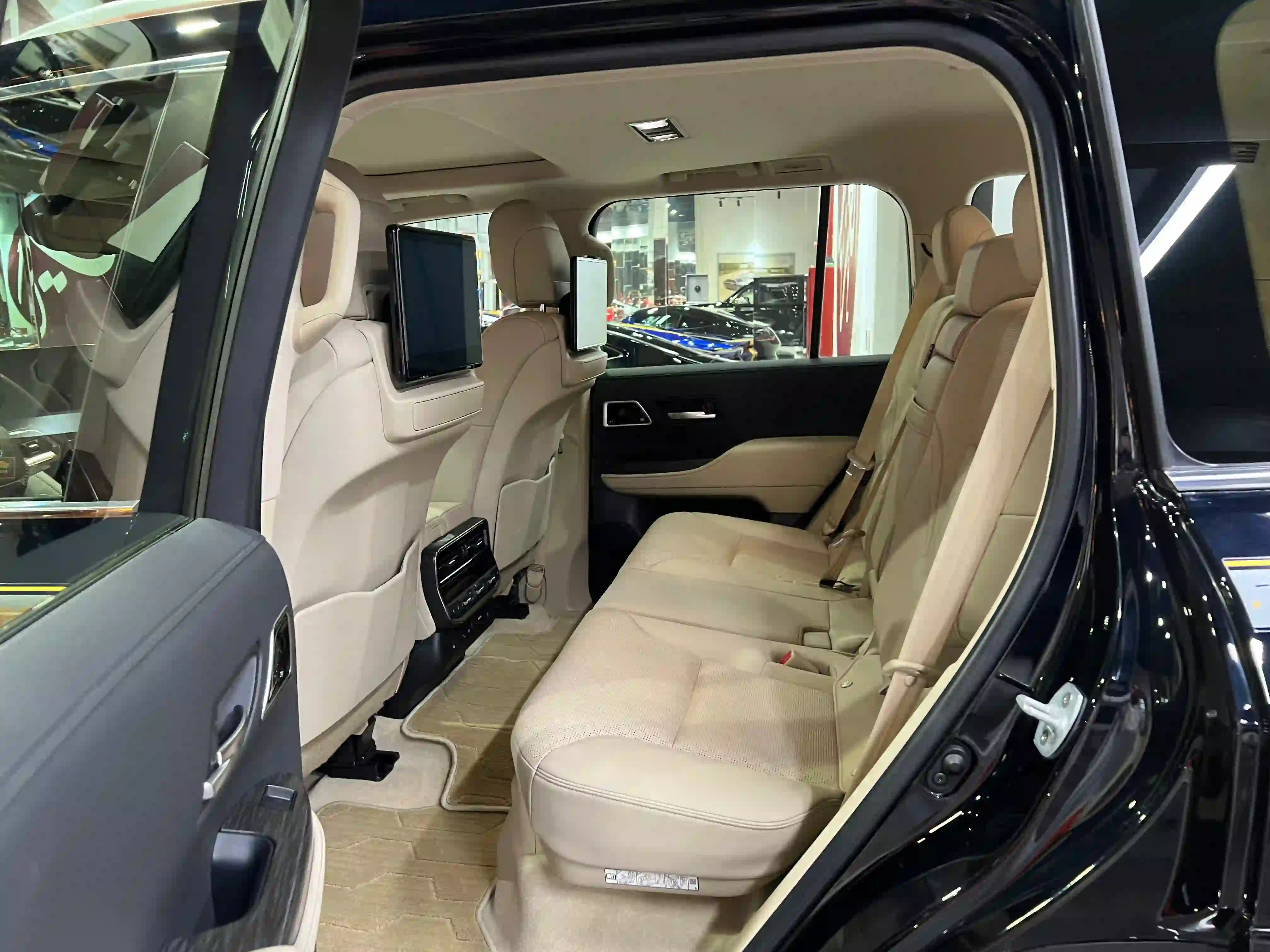 Toyota Land Cruiser VXR Twin Turbo 2025 - Image 2