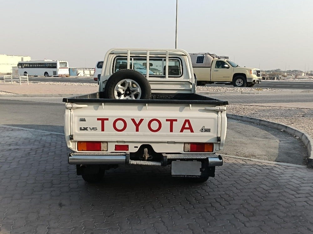Toyota LX  - Image 2