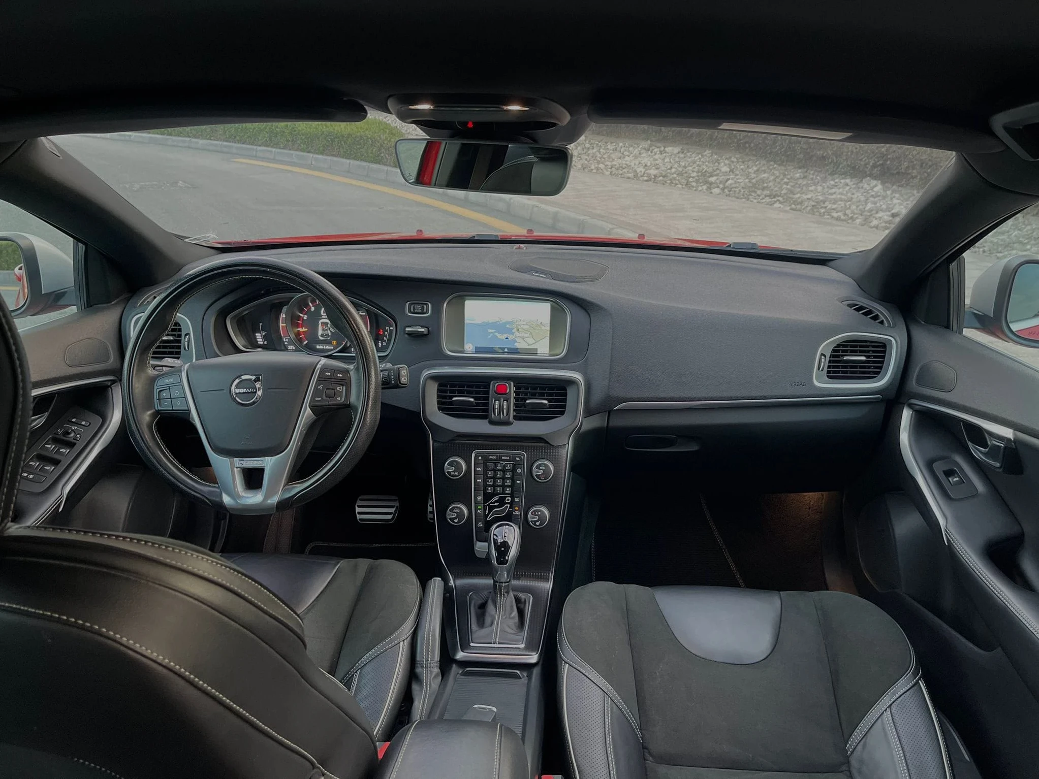 Volvo v40 2017 — photo 10 for sale in Qatar